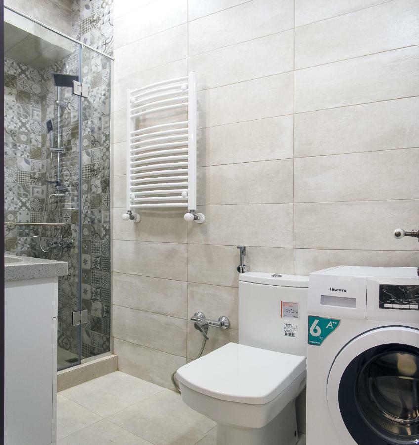 Home@97 On Aghmashenebeli Avenue Tbilisi Exterior photo