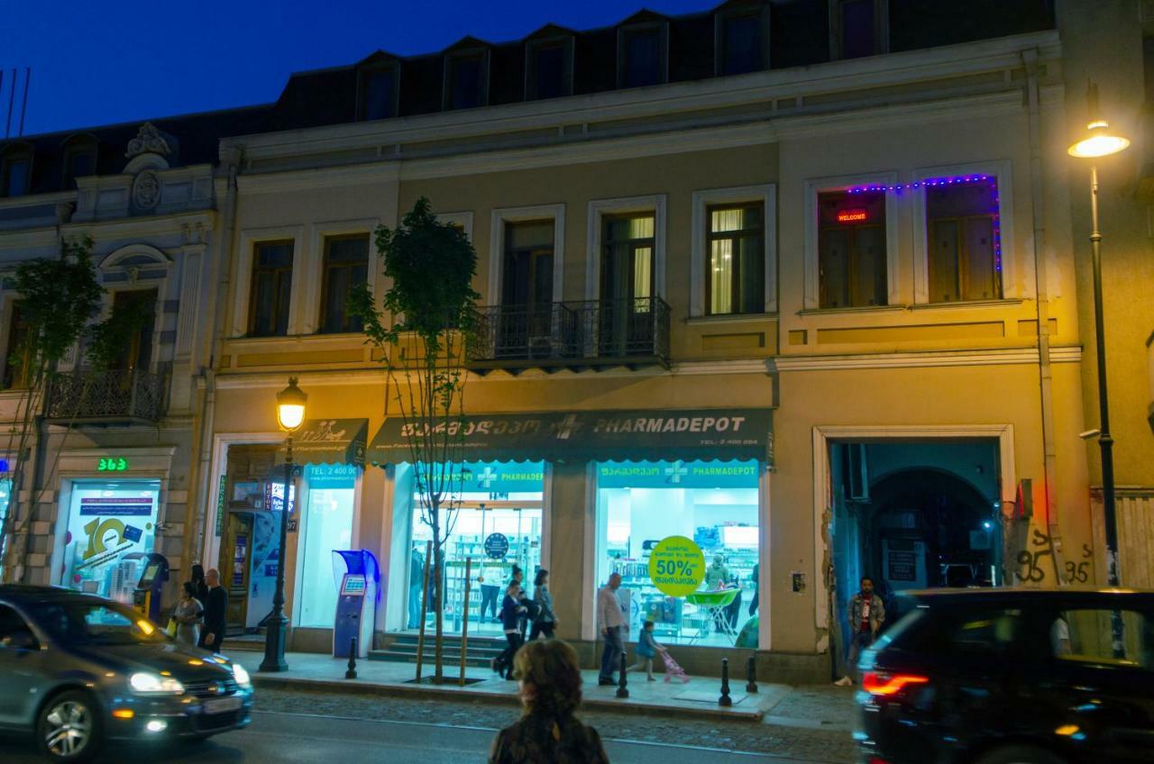 Home@97 On Aghmashenebeli Avenue Tbilisi Exterior photo